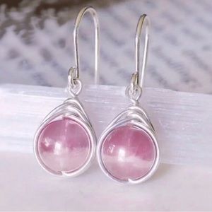 Dainty minimalist earrings